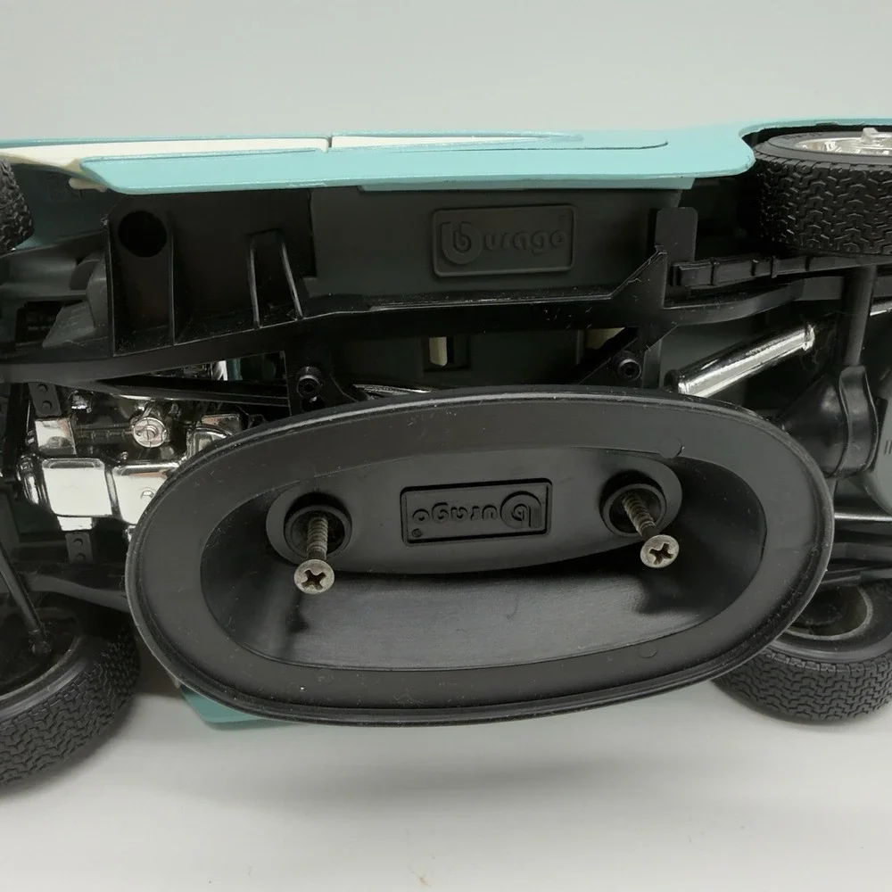 Model‎ 1957 Chevrolet Corvette Convertible Bburago 1:18 Diecast Burago Lt. Blue